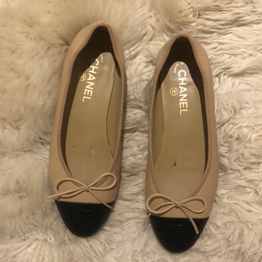 Chanel ballerinas — beige and black lambskin flats size 40